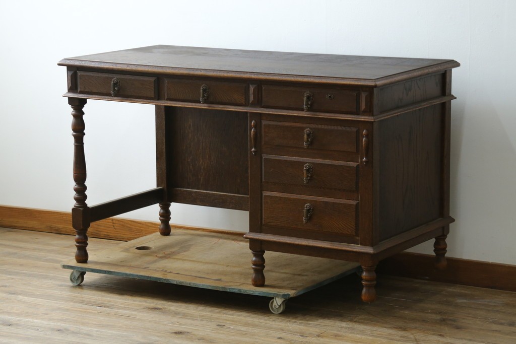中古　美品　希少な廃番品　三越家具(現カントリーハウス)　Brugge(ブルージュ)　重厚感あるクラシカルなデスク　(R-087611)