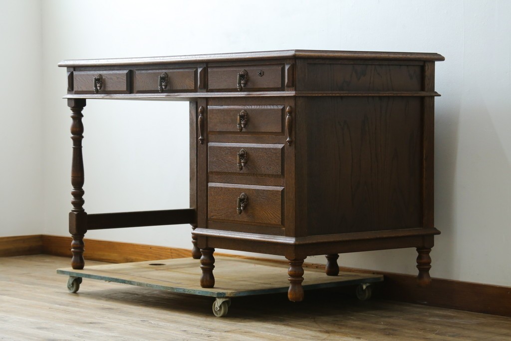 中古　美品　希少な廃番品　三越家具(現カントリーハウス)　Brugge(ブルージュ)　重厚感あるクラシカルなデスク　(R-087611)