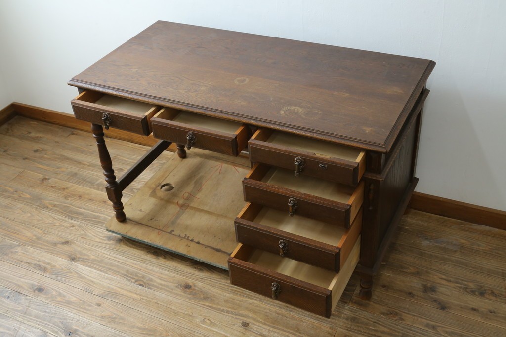 中古　美品　希少な廃番品　三越家具(現カントリーハウス)　Brugge(ブルージュ)　重厚感あるクラシカルなデスク　(R-087611)