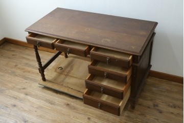 中古　美品　希少な廃番品　三越家具(現カントリーハウス)　Brugge(ブルージュ)　重厚感あるクラシカルなデスク　(R-087611)