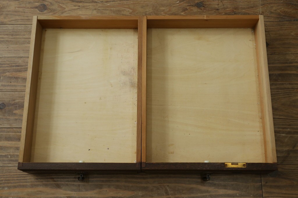 中古　美品　希少な廃番品　三越家具(現カントリーハウス)　Brugge(ブルージュ)　重厚感あるクラシカルなデスク　(R-087611)