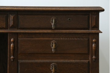 中古　美品　希少な廃番品　三越家具(現カントリーハウス)　Brugge(ブルージュ)　重厚感あるクラシカルなデスク　(R-087611)