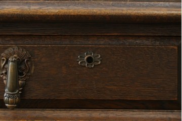 中古　美品　希少な廃番品　三越家具(現カントリーハウス)　Brugge(ブルージュ)　重厚感あるクラシカルなデスク　(R-087611)