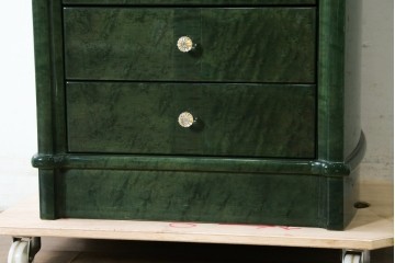 新古　展示品　美品　井上木工所　本みがき高級家具　深緑が美しいバーズアイメープルのジュエリーチェスト　定価約63万円　(R-087614)