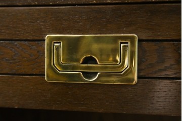 中古　カリモク家具(karimoku)　domani(ドマーニ)　Morganton(モーガントン)　ダークカラーにクラシカルな金色の取っ手が映えるワークデスク　定価約18万円　(R-087616)