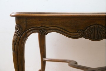 中古　美品　DREXEL HERITAGE(ドレクセルヘリテイジ)　Old Continent(オールドコンチネント)　曲線脚と彫刻装飾が優美なセンターテーブル　定価約38万円　(R-087618)