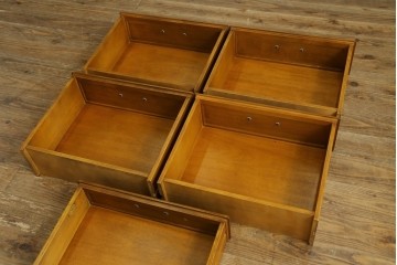 中古　美品　イタリア高級家具メーカー　SELVA(セルヴァ)社　Villa Borghese(ヴィラ・ボルゲーゼ)　チェリー材　ディレクトワール様式の5段チェスト　(R-087620)