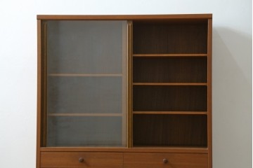 和製ヴィンテージ　チーク材　シンプルですっきりとしたフォルムのキャビネット　(R-087621)