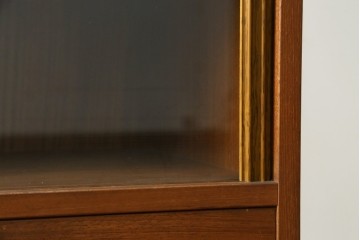 和製ヴィンテージ　チーク材　シンプルですっきりとしたフォルムのキャビネット　(R-087621)