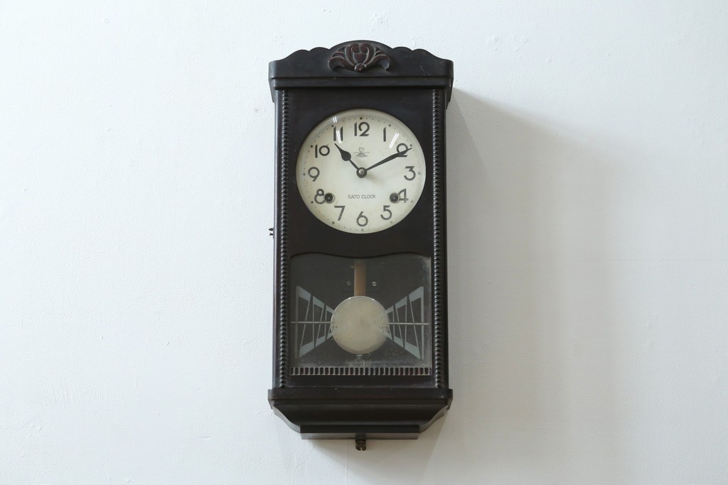 和製アンティーク　SATO CLOCK(佐藤時計製造株式会社)　振り子窓のデザインが印象的な時計　(R-087625)