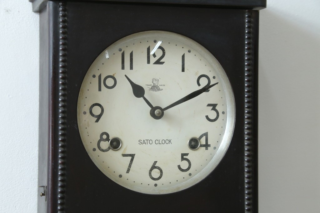 和製アンティーク　SATO CLOCK(佐藤時計製造株式会社)　振り子窓のデザインが印象的な時計　(R-087625)