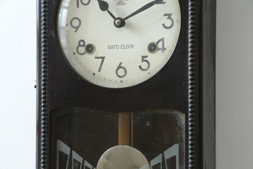 和製アンティーク　SATO CLOCK(佐藤時計製造株式会社)　振り子窓のデザインが印象的な時計　(R-087625)