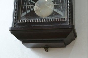 和製アンティーク　SATO CLOCK(佐藤時計製造株式会社)　振り子窓のデザインが印象的な時計　(R-087625)