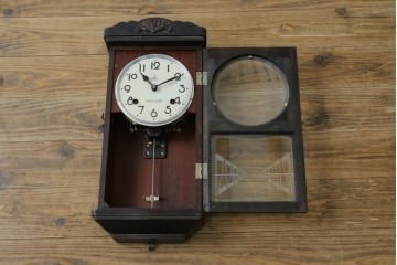 和製アンティーク　SATO CLOCK(佐藤時計製造株式会社)　振り子窓のデザインが印象的な時計　(R-087625)