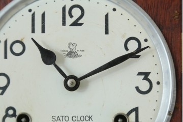 和製アンティーク　SATO CLOCK(佐藤時計製造株式会社)　振り子窓のデザインが印象的な時計　(R-087625)