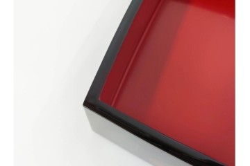 輪島塗　塗師 彪人・蒔絵師 桂月　木製　上品な貝合せ蒔絵が描かれた三段御重 台付　定価約40万円　共箱付き　(R-087627)