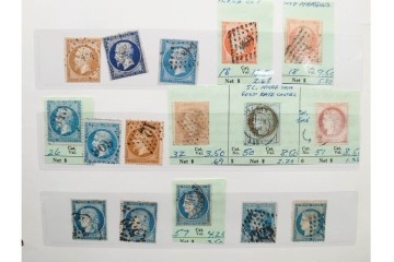 フランス　色々な図案が並ぶ未使用&使用済の切手セット ファイル付き　(R-087630)