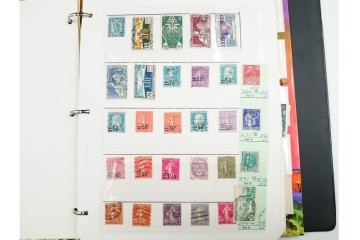フランス　色々な図案が並ぶ未使用&使用済の切手セット ファイル付き　(R-087630)