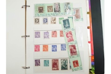 フランス　色々な図案が並ぶ未使用&使用済の切手セット ファイル付き　(R-087630)