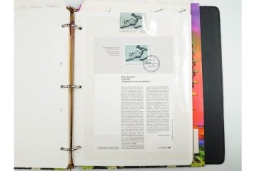 フランス　色々な図案が並ぶ未使用&使用済の切手セット ファイル付き　(R-087630)