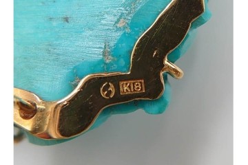 K18金(18金)　女性像が彫刻されたターコイズのネックレス　(R-087635)