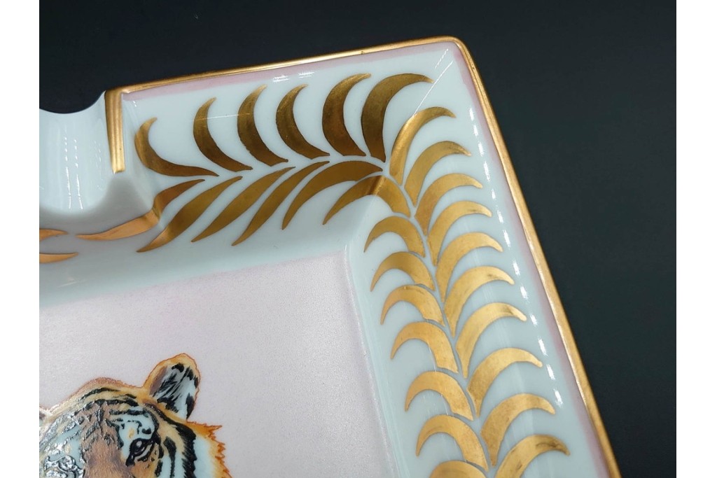 フランス　HERMES(エルメス)　「王者の虎」　気品を感じるアッシュトレイ　(R-087638)