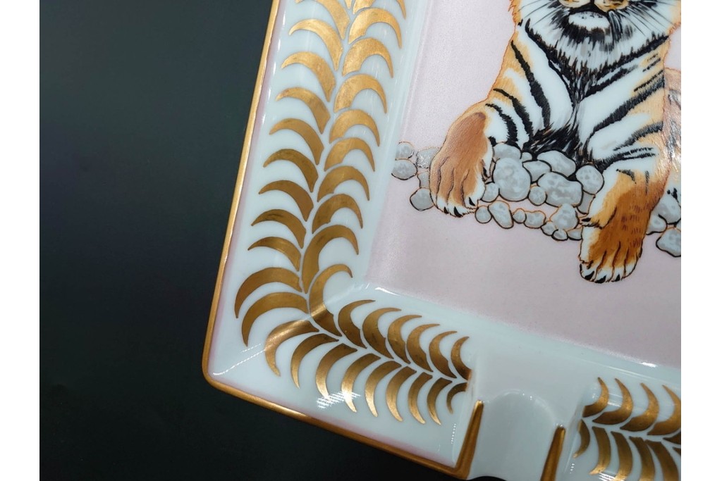 フランス　HERMES(エルメス)　「王者の虎」　気品を感じるアッシュトレイ　(R-087638)