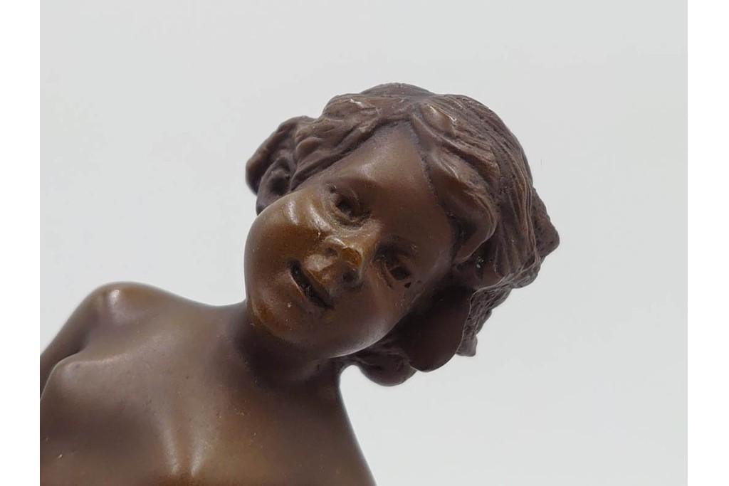 彫刻家　オーギュスト・モロー　高さ約26cm　「水を汲む少年」　細かいところまで再現されたブロンズ像　(R-087644)