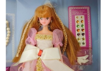 韓国　マテル社　 Barbie(バービー)　宝石の国フェスティバルシリーズのバービー人形　外箱付き　(R-087650)