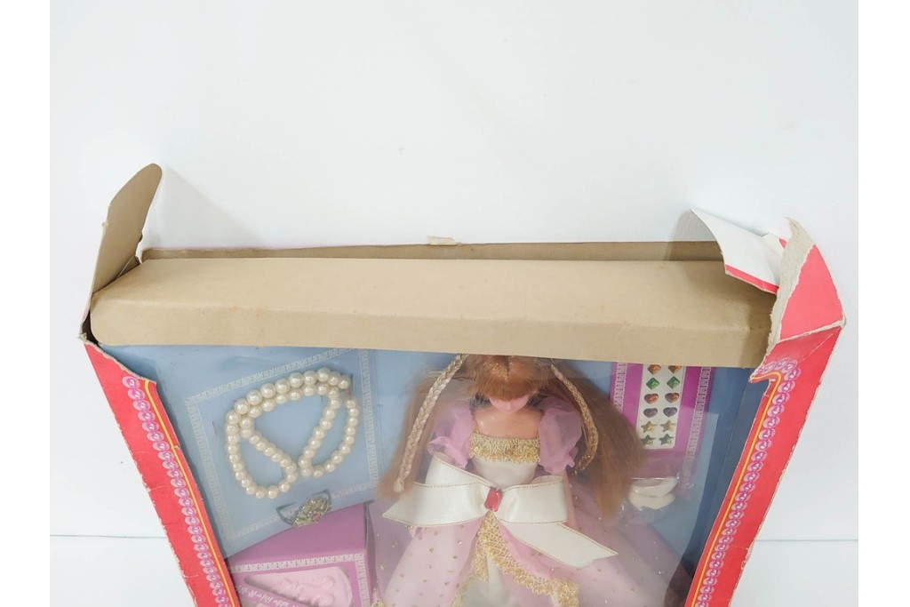 韓国　マテル社　 Barbie(バービー)　宝石の国フェスティバルシリーズのバービー人形　外箱付き　(R-087650)