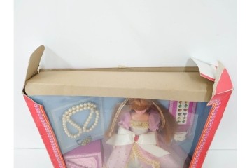 韓国　マテル社　 Barbie(バービー)　宝石の国フェスティバルシリーズのバービー人形　外箱付き　(R-087650)