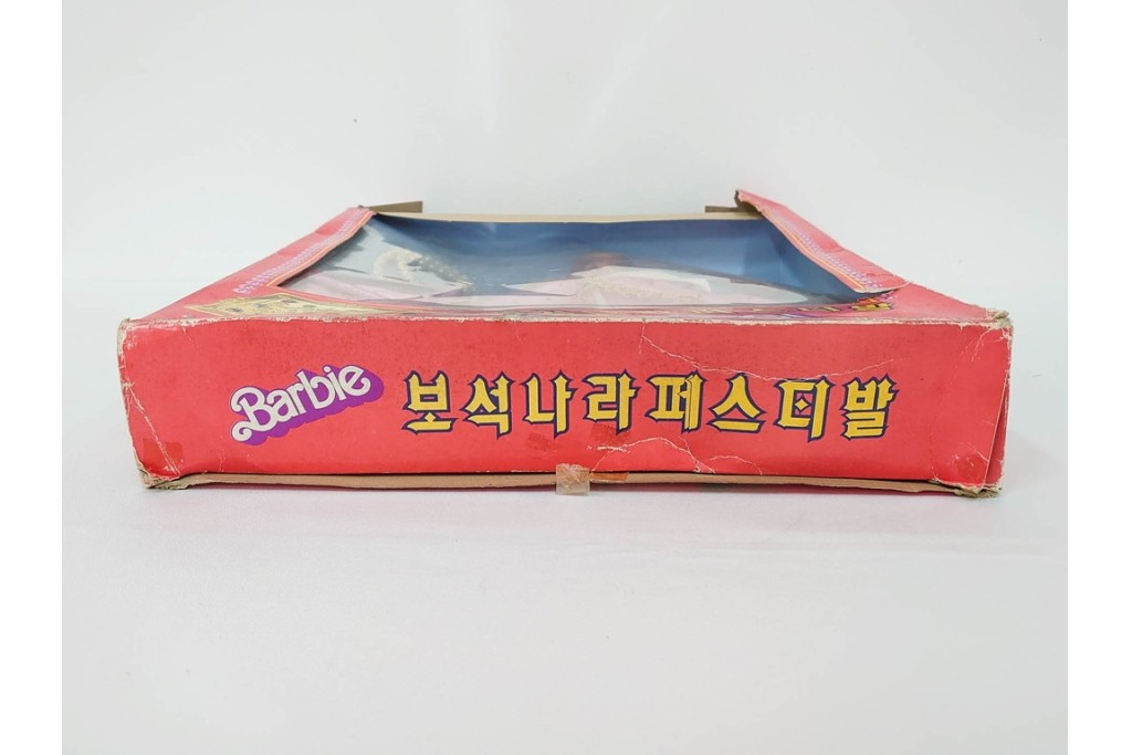 韓国　マテル社　 Barbie(バービー)　宝石の国フェスティバルシリーズのバービー人形　外箱付き　(R-087650)