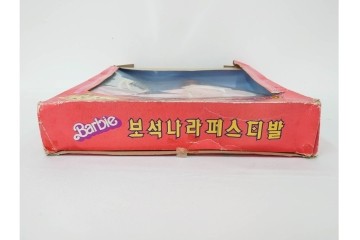韓国　マテル社　 Barbie(バービー)　宝石の国フェスティバルシリーズのバービー人形　外箱付き　(R-087650)