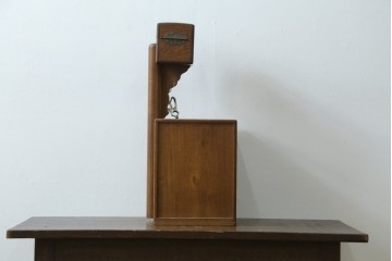和製アンティーク　大正期　桑材　槐(えんじゅ)材　趣ある佇まいの裁縫箱　(R-087671)
