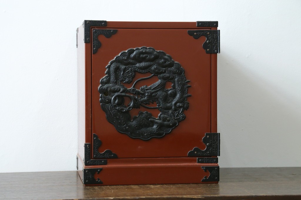 中古　美品　欅産業　朱塗りの小引き出し　(R-087672)