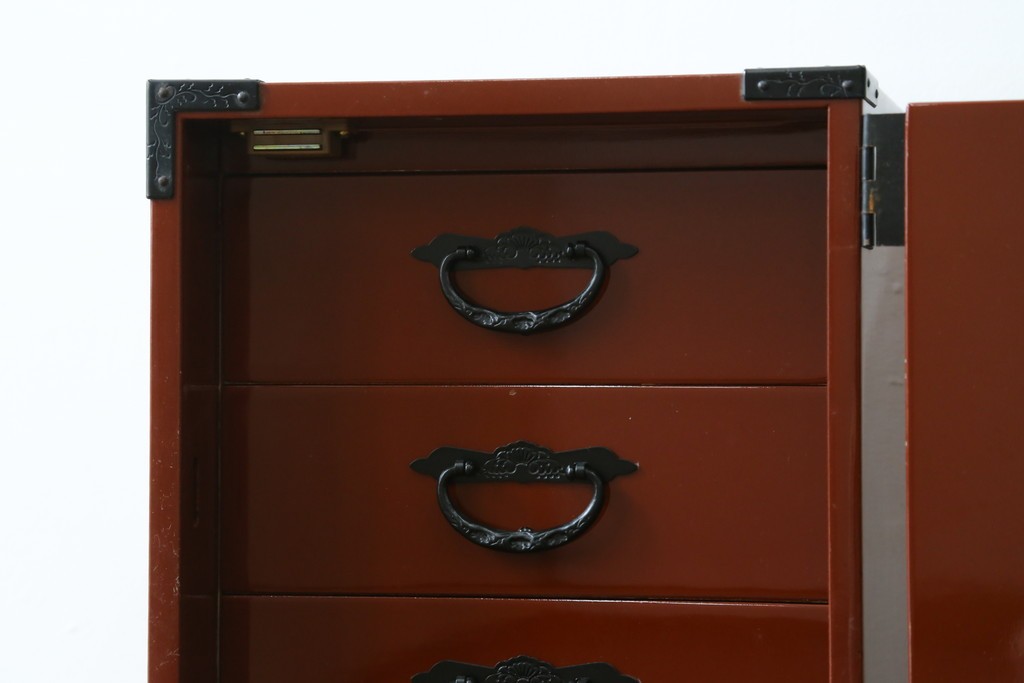 中古　美品　欅産業　朱塗りの小引き出し　(R-087672)