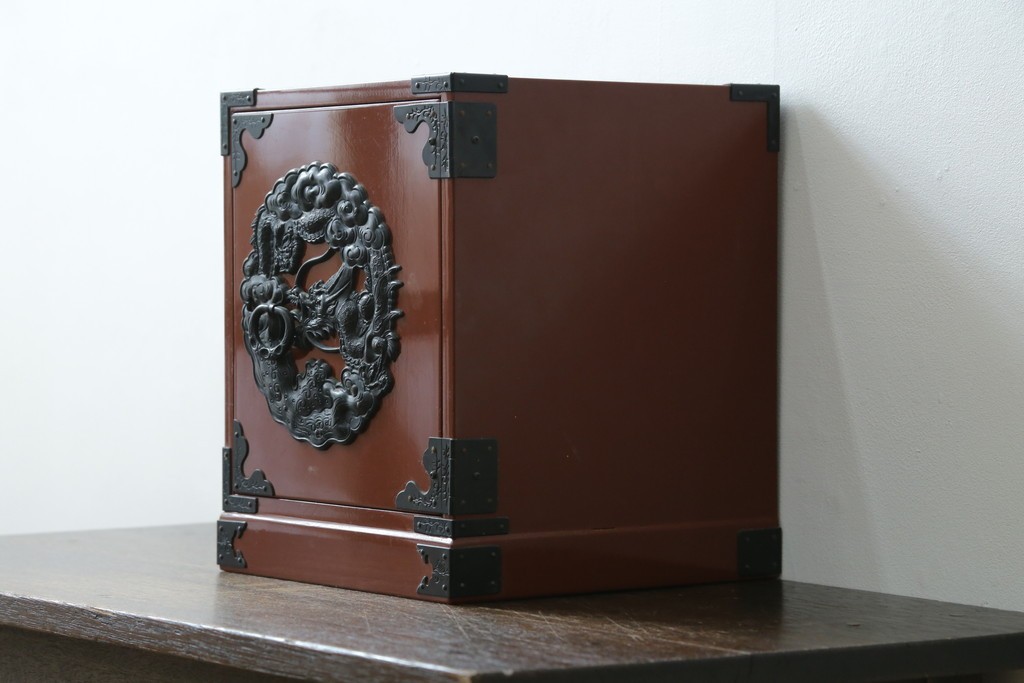 中古　美品　欅産業　朱塗りの小引き出し　(R-087672)
