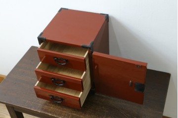 中古　美品　欅産業　朱塗りの小引き出し　(R-087672)
