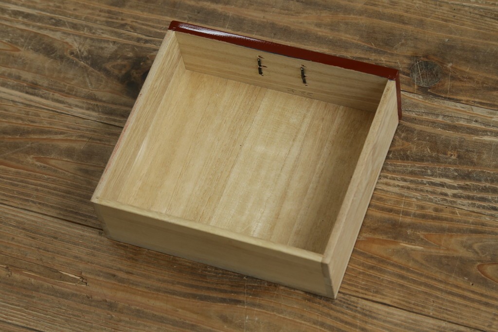 中古　美品　欅産業　朱塗りの小引き出し　(R-087672)
