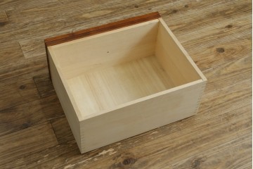 中古　美品　輸入家具　アメリカンクラシックな雰囲気のチェスト　(R-087673)