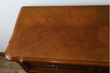 中古　美品　輸入家具　アメリカンクラシックな雰囲気のチェスト　(R-087673)