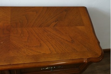 中古　美品　輸入家具　アメリカンクラシックな雰囲気のチェスト　(R-087673)