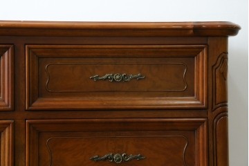 中古　美品　輸入家具　アメリカンクラシックな雰囲気のチェスト　(R-087673)
