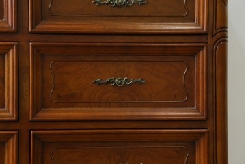 中古　美品　輸入家具　アメリカンクラシックな雰囲気のチェスト　(R-087673)