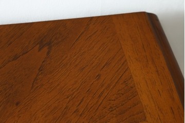 中古　美品　輸入家具　アメリカンクラシックな雰囲気のチェスト　(R-087673)
