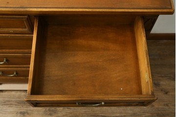 中古　美品　イタリア高級家具メーカー　SELVA(セルバ)　チェリー材　上品な意匠とクラシカルなデザインが魅力のアンティーク調チェスト　(R-087674)