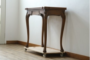 中古　イタリア高級家具　メデア(Medea)　希少モデル!　2wayで使える優雅なデザインのエクステンションテーブル　(R-087675)
