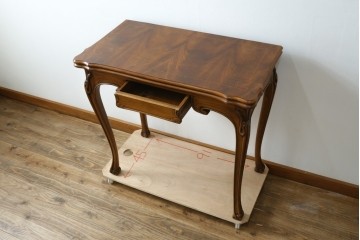 中古　イタリア高級家具　メデア(Medea)　希少モデル!　2wayで使える優雅なデザインのエクステンションテーブル　(R-087675)