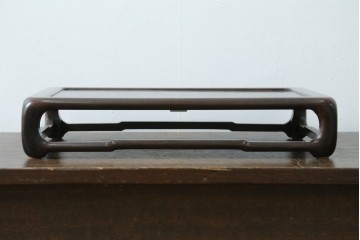 中古　通産大臣指定伝統的工芸品　大阪唐木指物　下村作　紫檀材　端正な佇まいの花台　(R-087681)