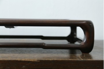 中古　通産大臣指定伝統的工芸品　大阪唐木指物　下村作　紫檀材　端正な佇まいの花台　(R-087681)